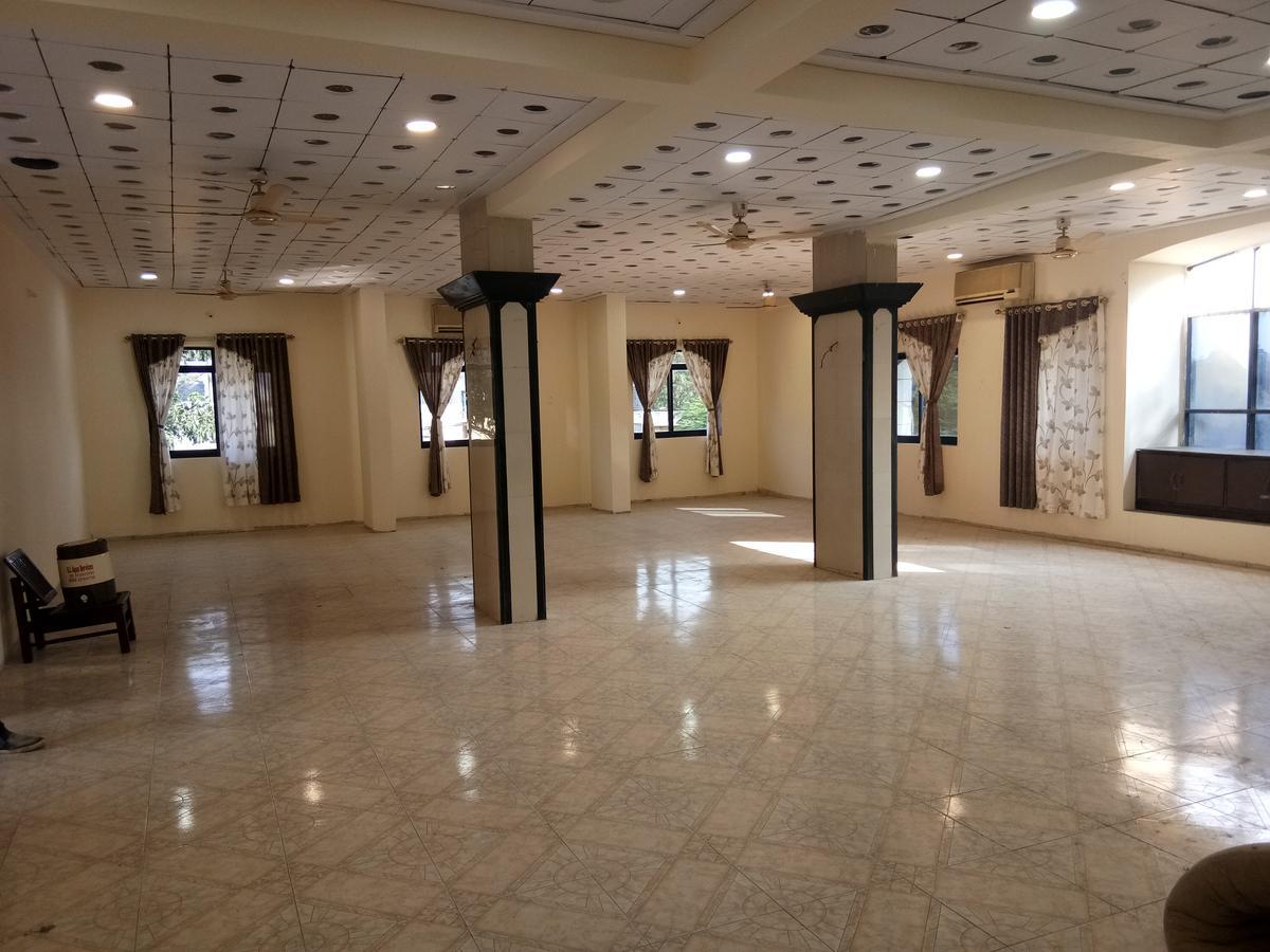 Grand Galaxy Hotel Krishna Насик Экстерьер фото