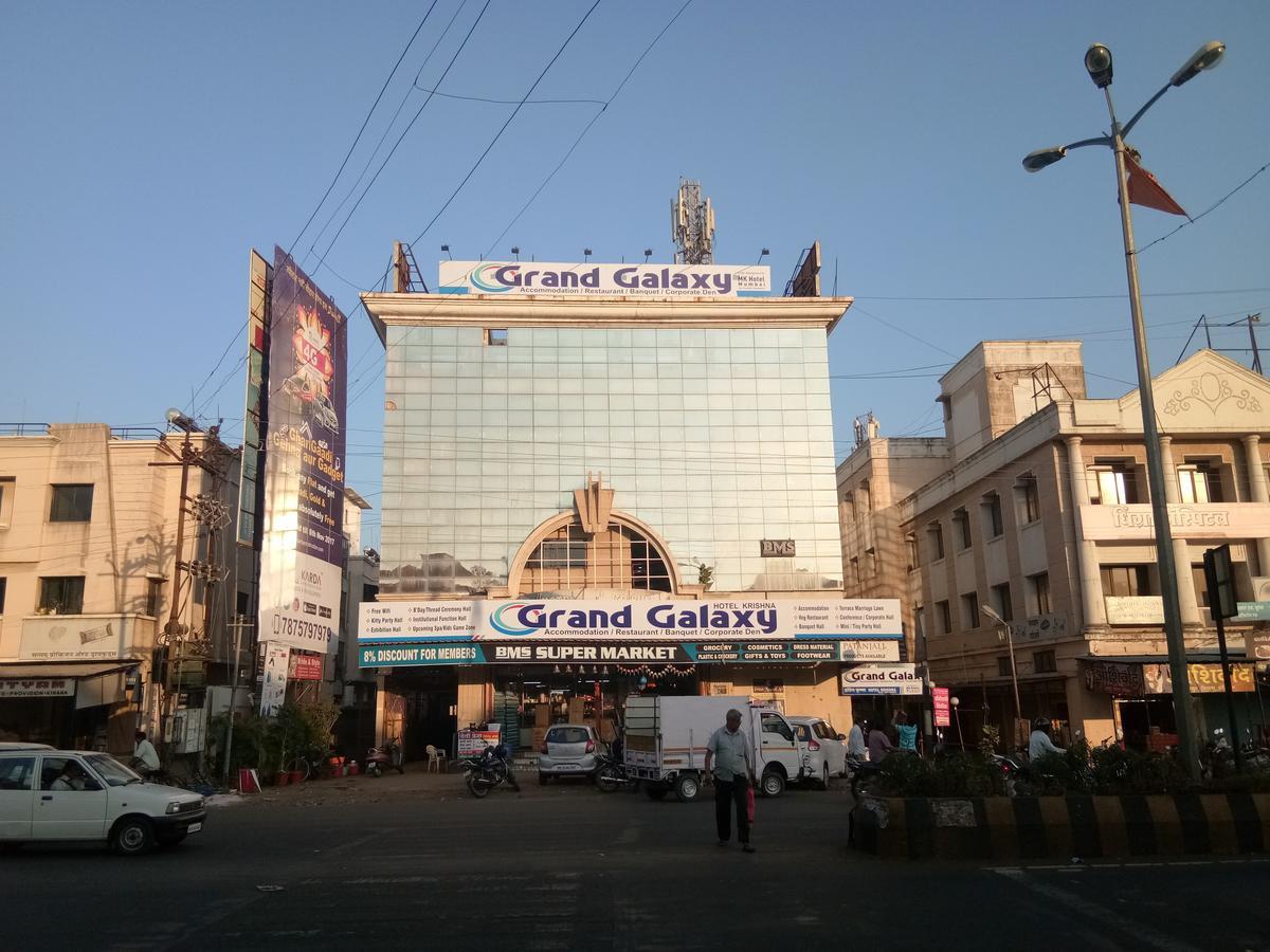 Grand Galaxy Hotel Krishna Насик Экстерьер фото
