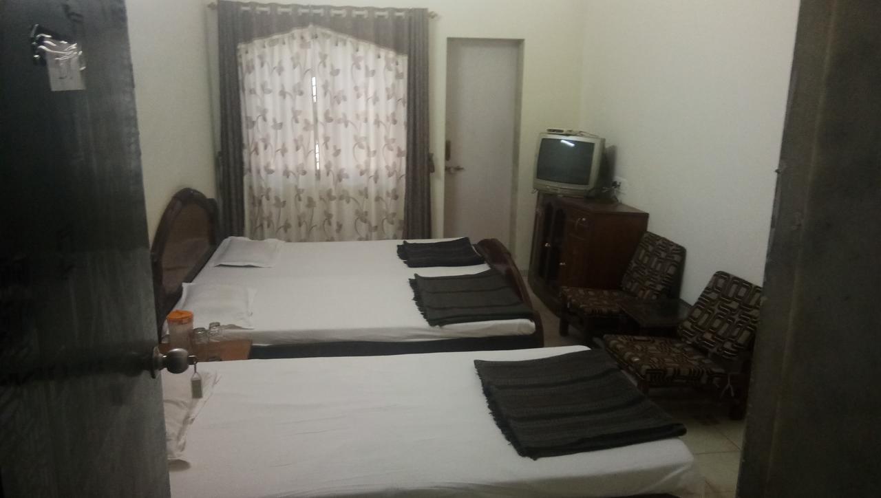 Grand Galaxy Hotel Krishna Насик Экстерьер фото